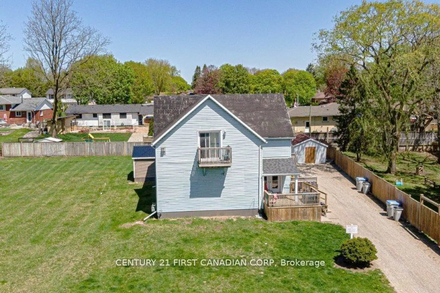 431 Albert Street photo 2