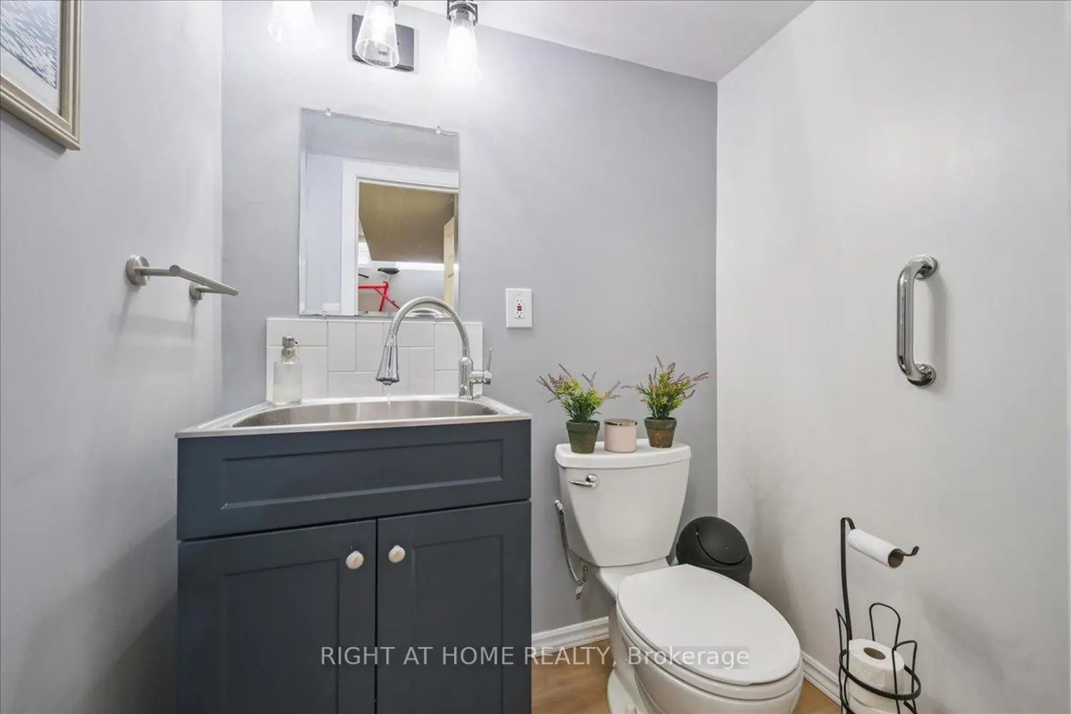 Additional image 7 of 101 The Queensway Th 2