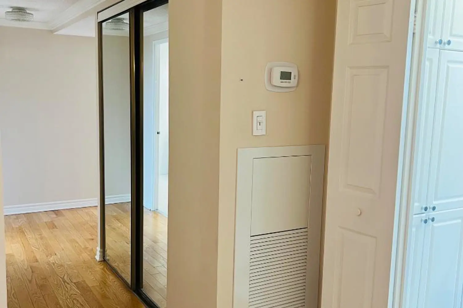 Additional image 6 of 530 Laurier Avenue 910