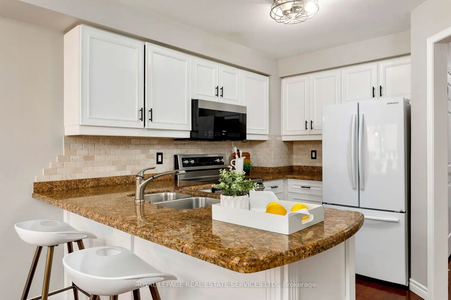 Additional image 13 of 2006 Glenada Crescent 7