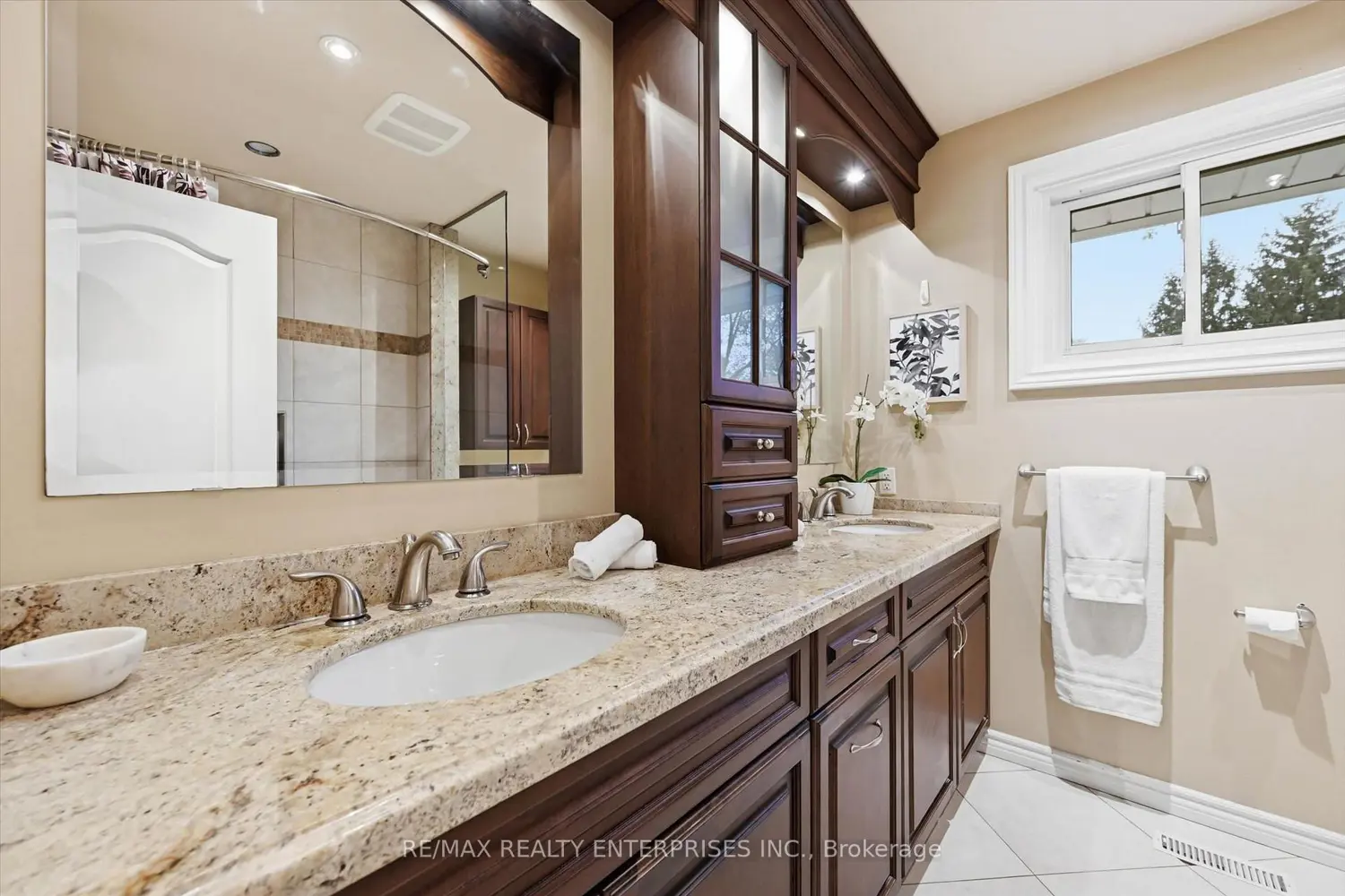 5187 Carousel Court photo 5
