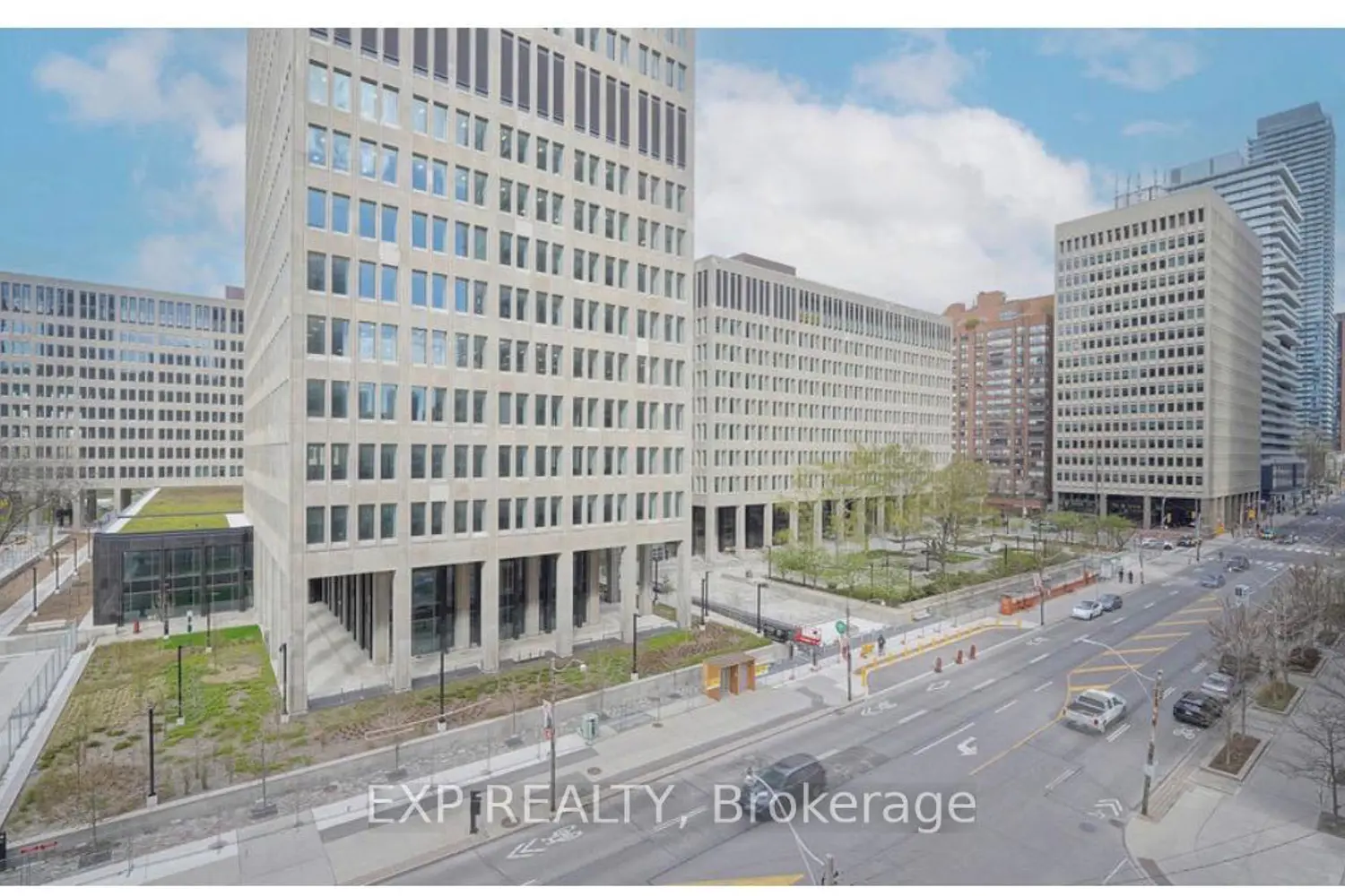 Additional image 15 of 889 Bay Street 607