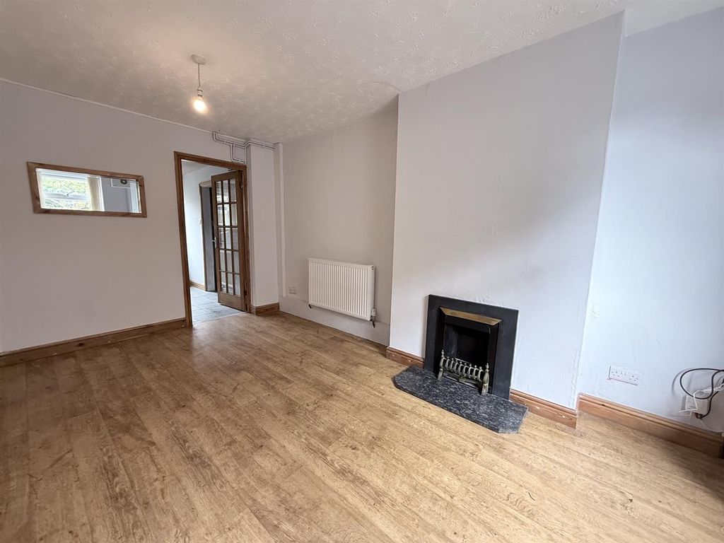 Additional image 3 of 2 bed terraced house to rentSand Street, Pwllheli LL53