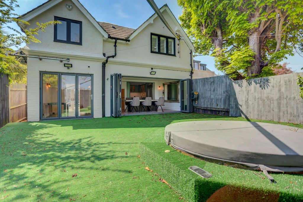 Additional image 23 of 5 bed detached house to rentDyke Road Avenue, Brighton BN1