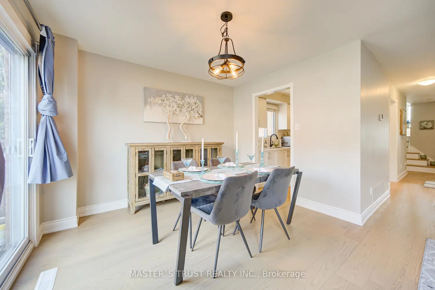 Additional image 6 of 1017 Lucerne Crescent