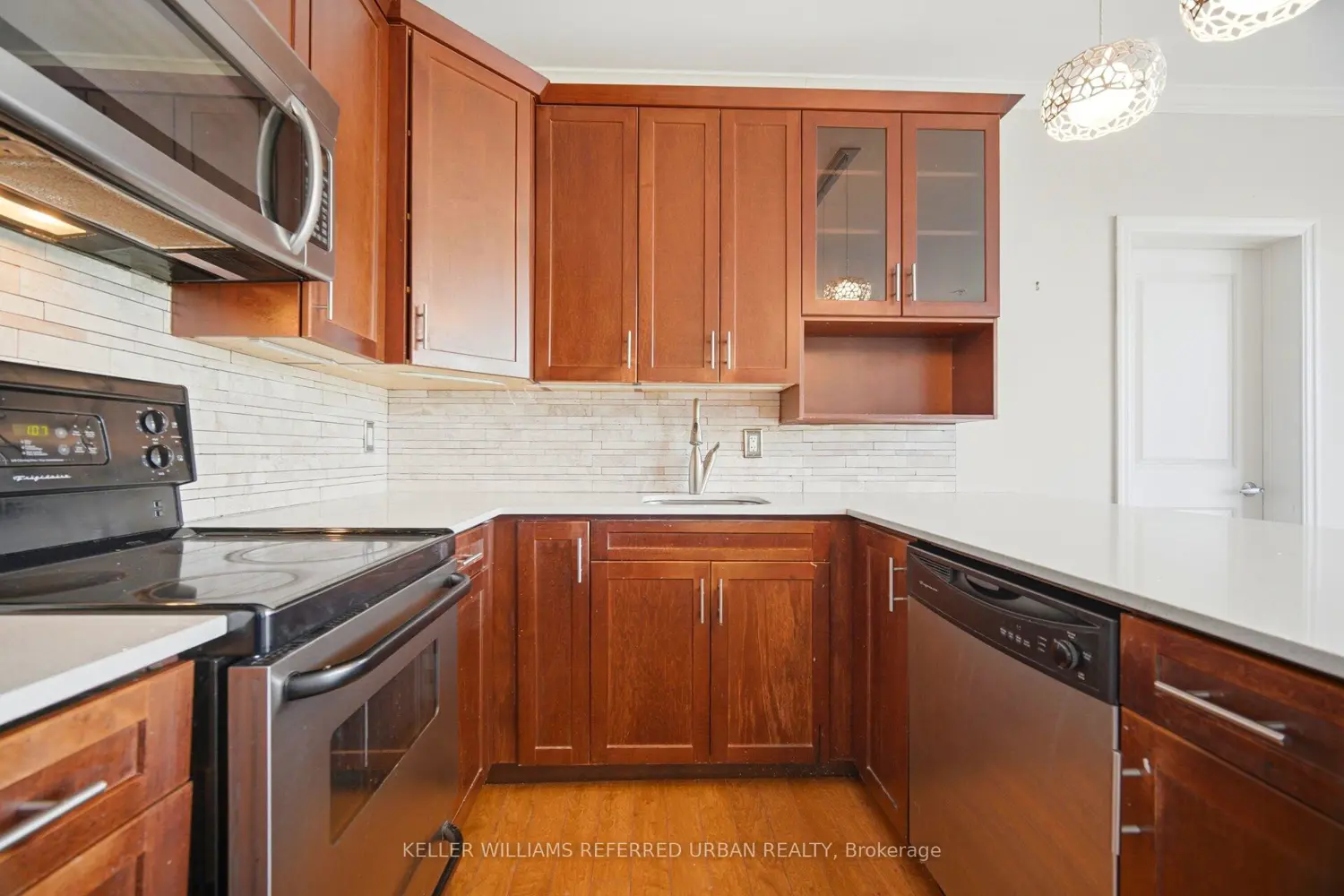 Additional image 6 of 459 Kerr Street 305