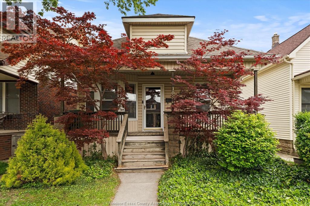 1056 Gladstone , Windsor, ON, N9A2R8