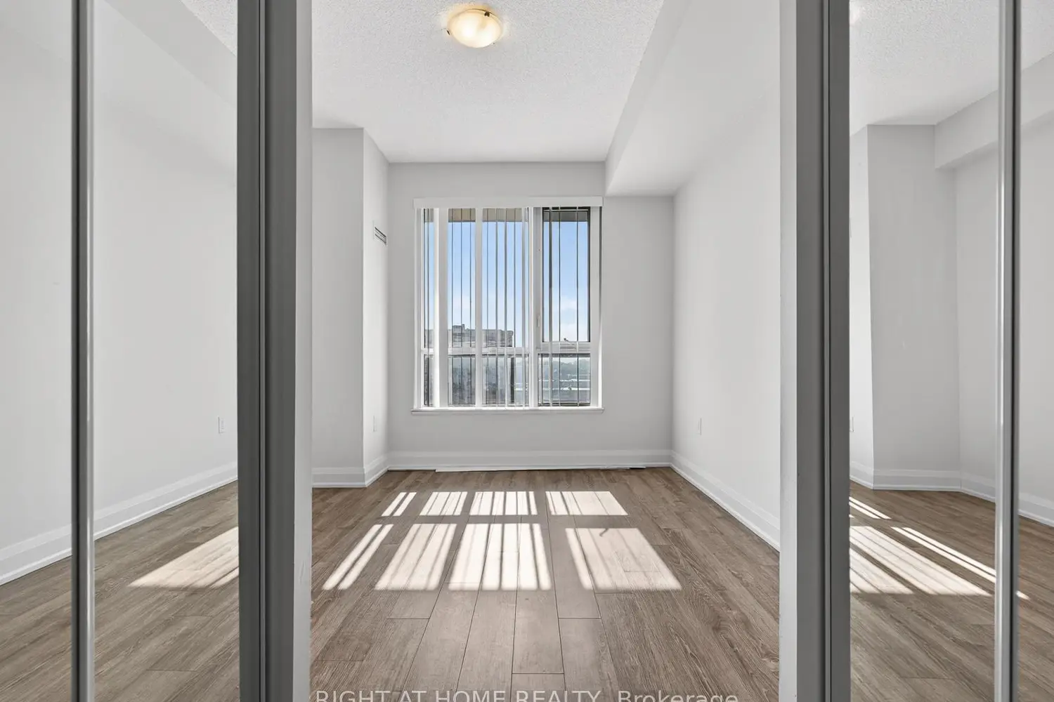 Additional image 12 of 2800 Keele Street 518
