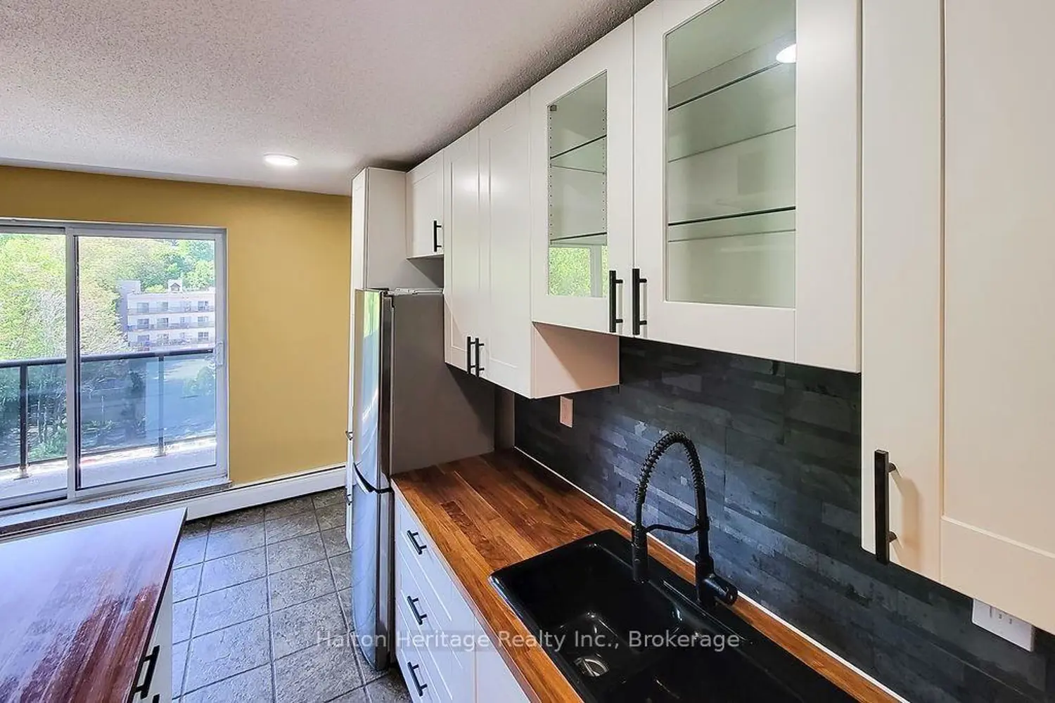 Additional image 13 of 81 Charlton Avenue 905