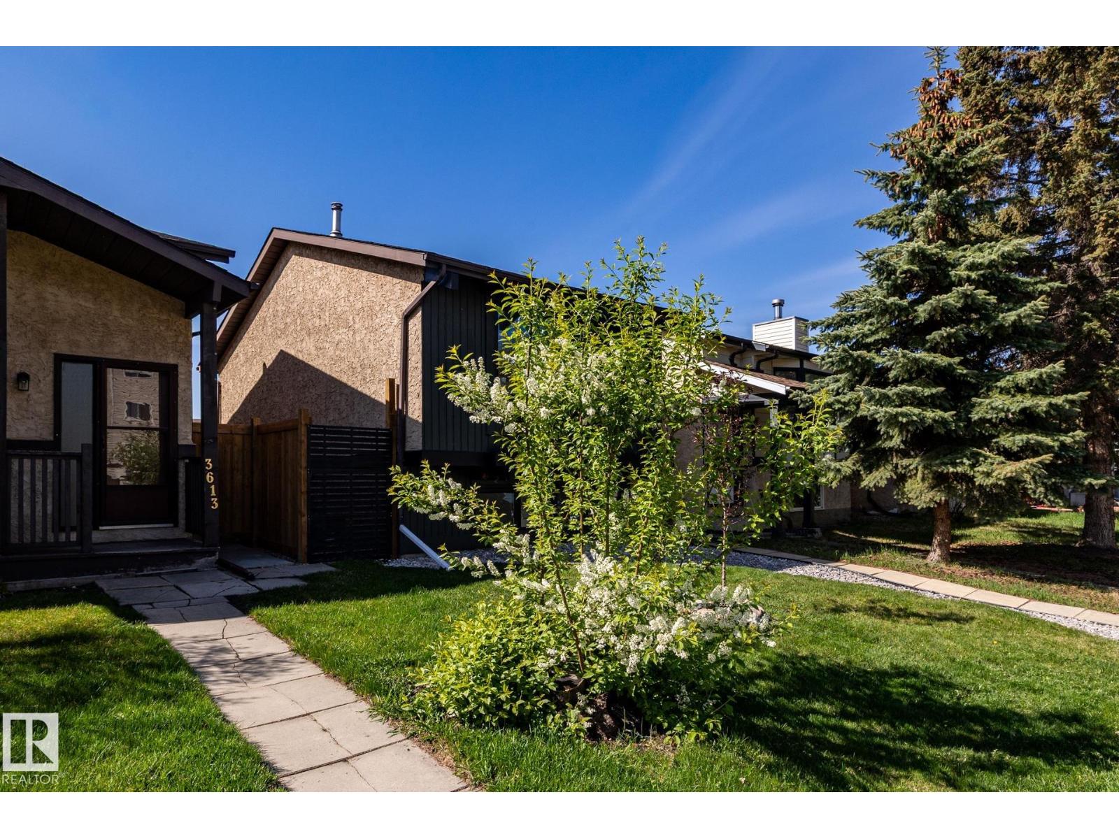 Additional image 4 of 3615 43 Avenue NW, Edmonton, AB, T5L4J5