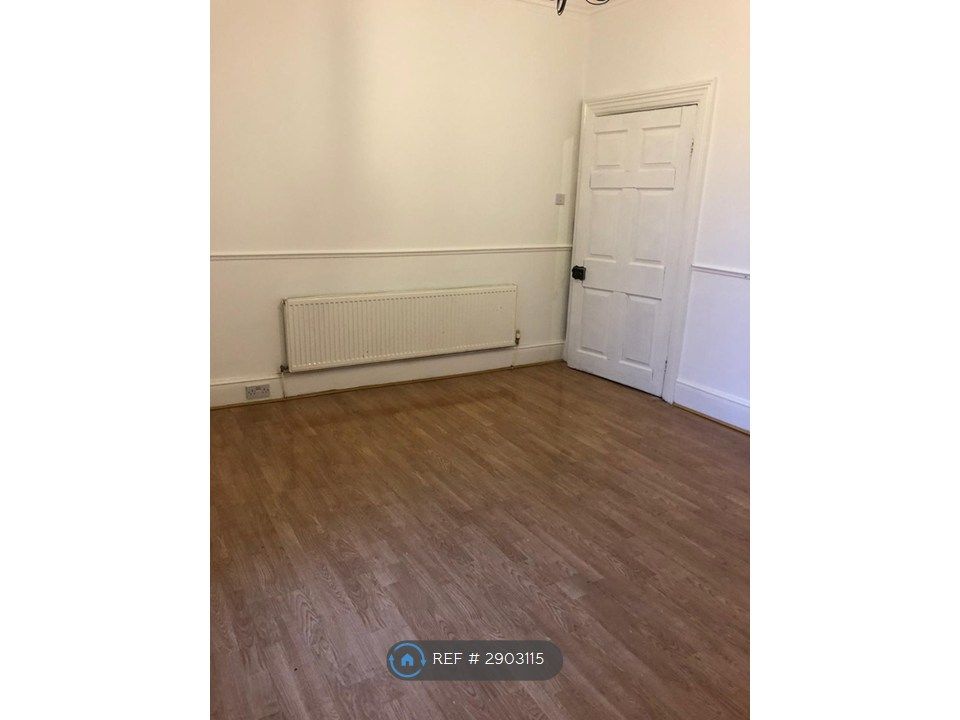 Additional image 4 of 4 bed semi-detached house to rentElwick Road, Hartlepool TS26