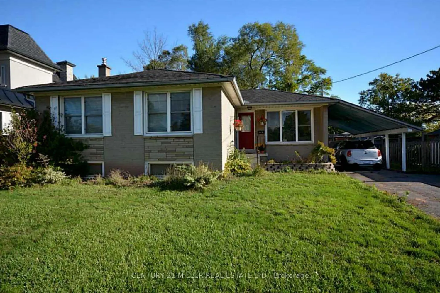 469 Scarsdale Crescent