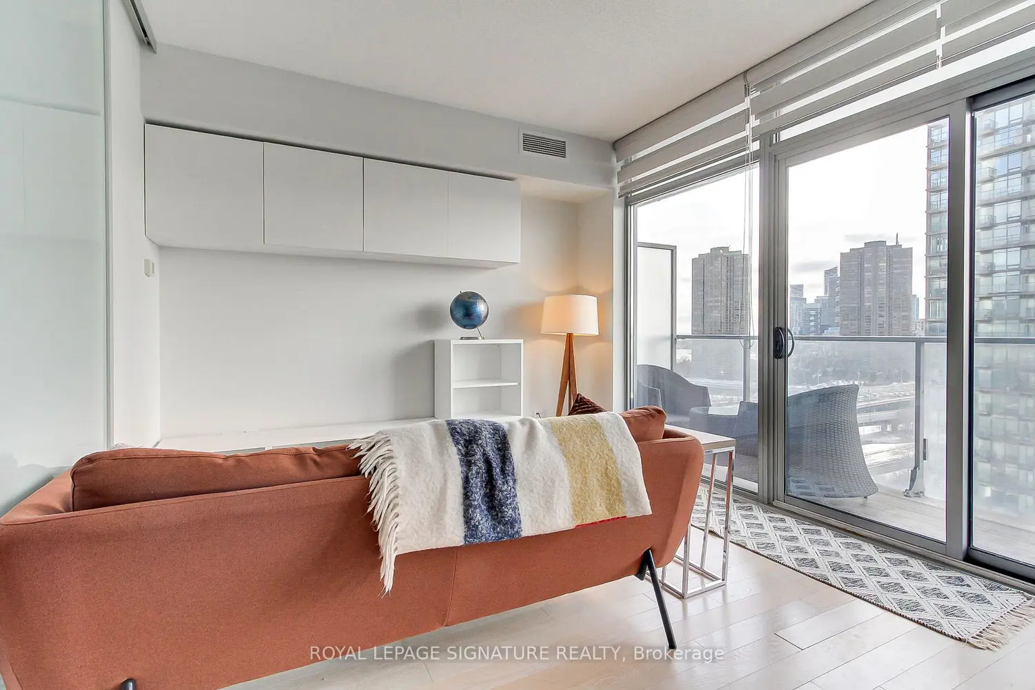 Additional image 8 of 103 The Queensway 1511