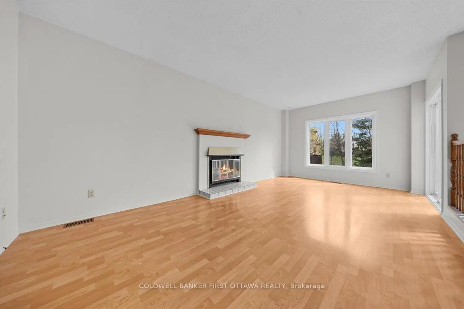 1841 Thistleleaf Crescent photo 5
