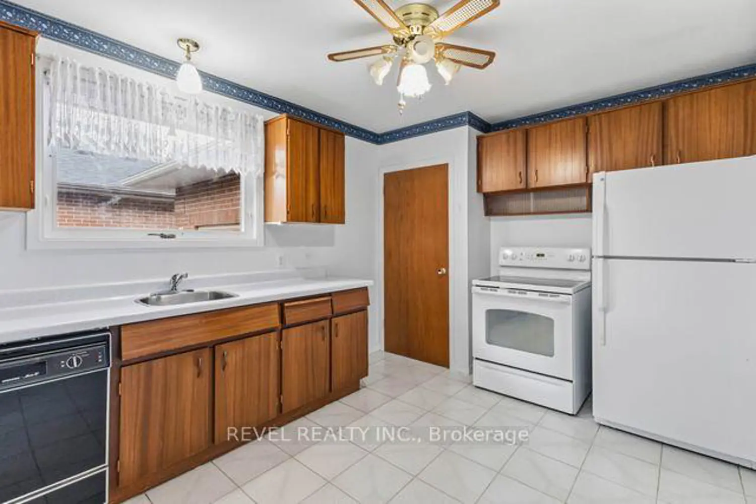 Additional image 12 of 14 Masefield Crescent