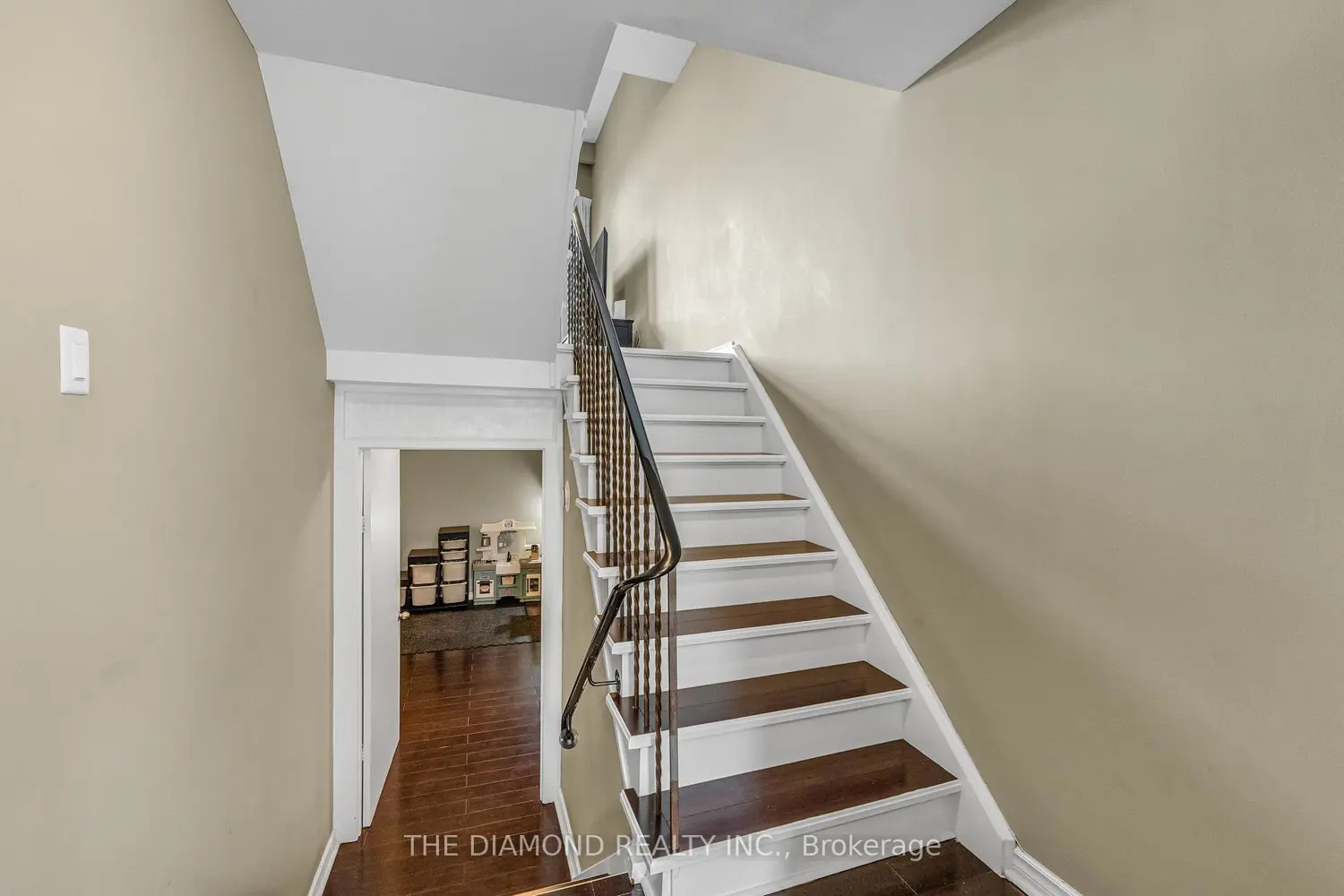 Additional image 4 of 65 Silver Shadow Path