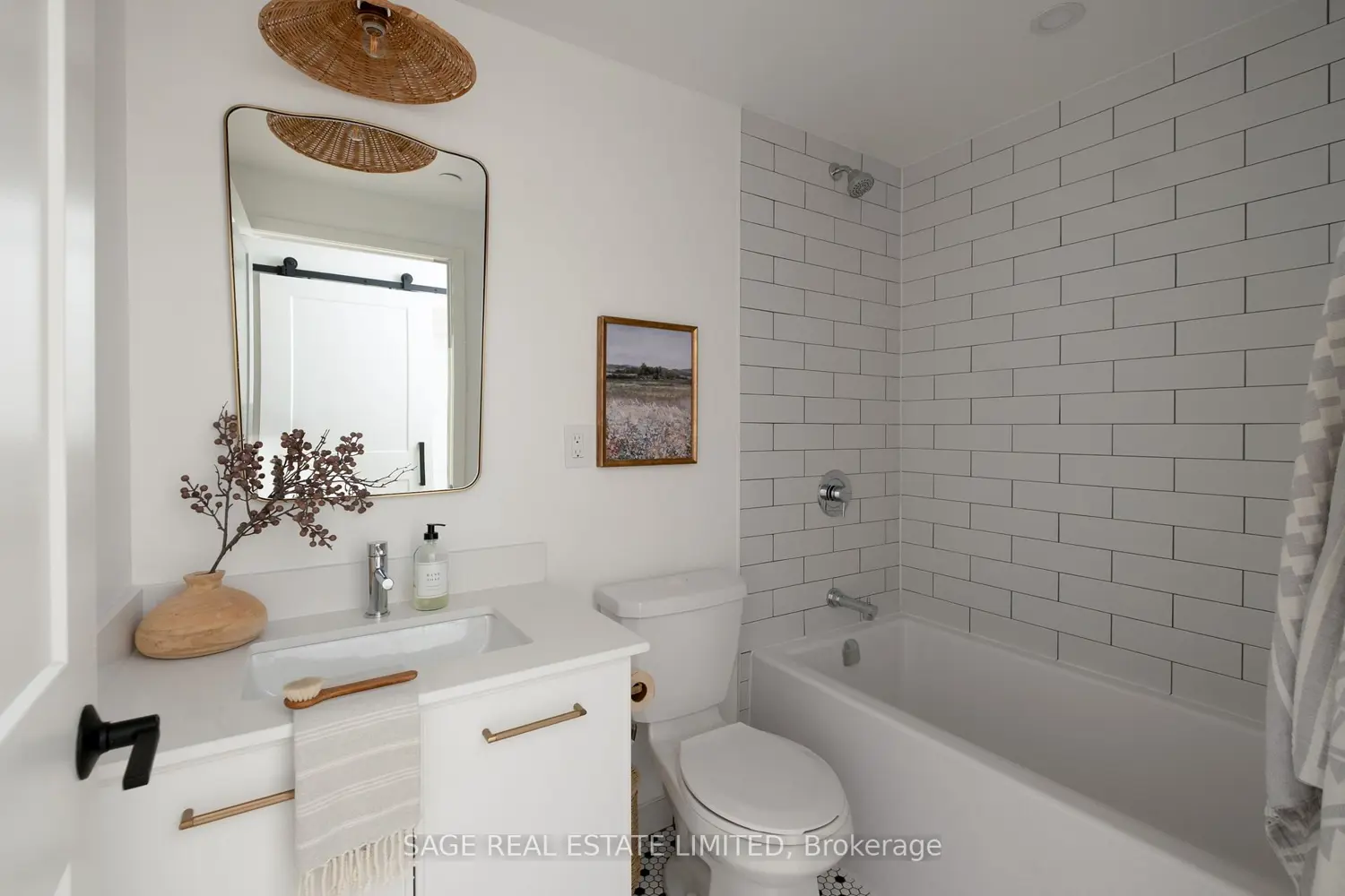 Additional image 7 of 899 Queen Street 212