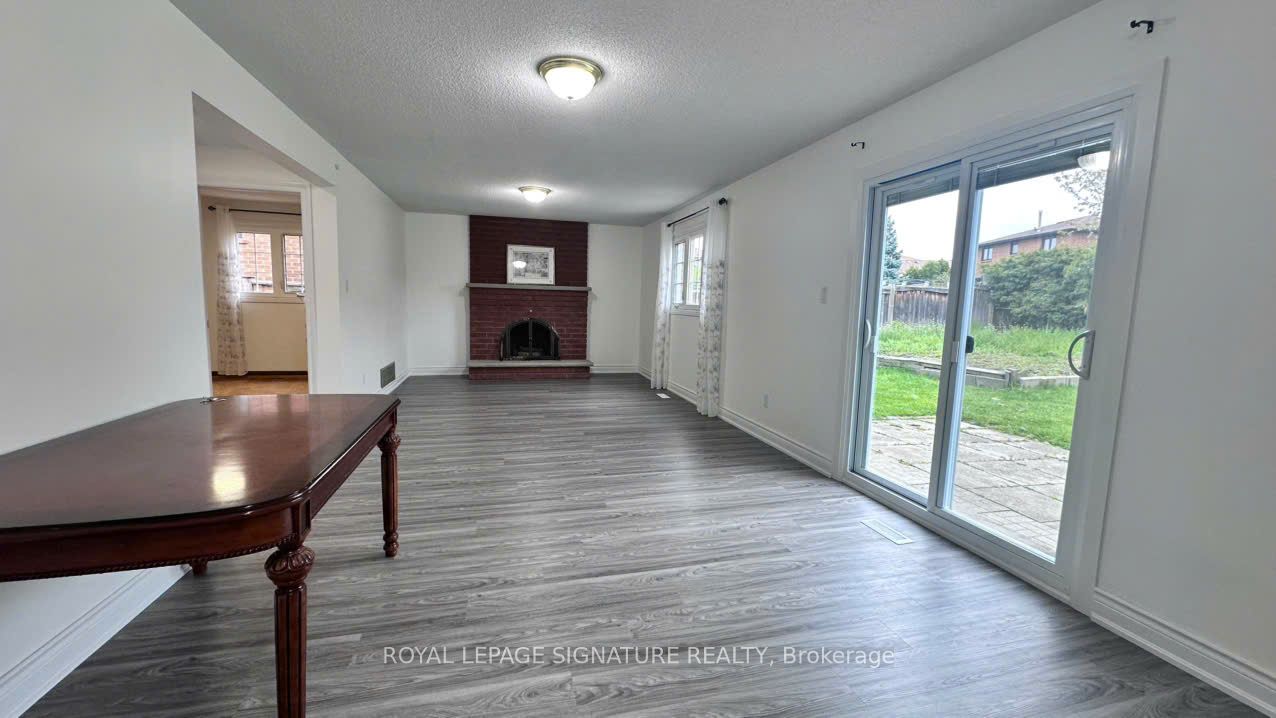 Walkout Base-3137 Sunnyhill Drive, Mississauga, ON, L4X 2K5