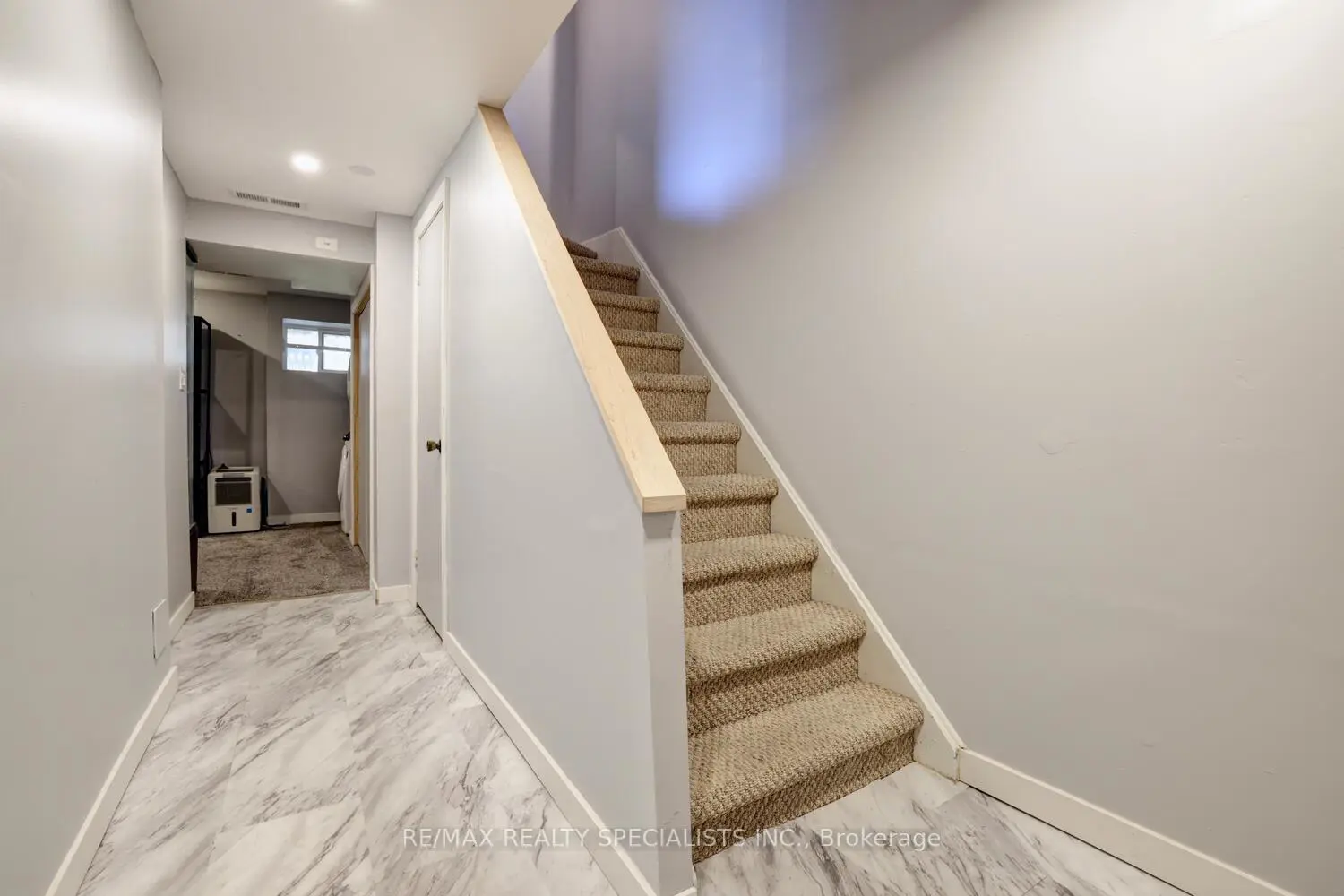 Additional image 17 of 2445 Homelands Drive 25