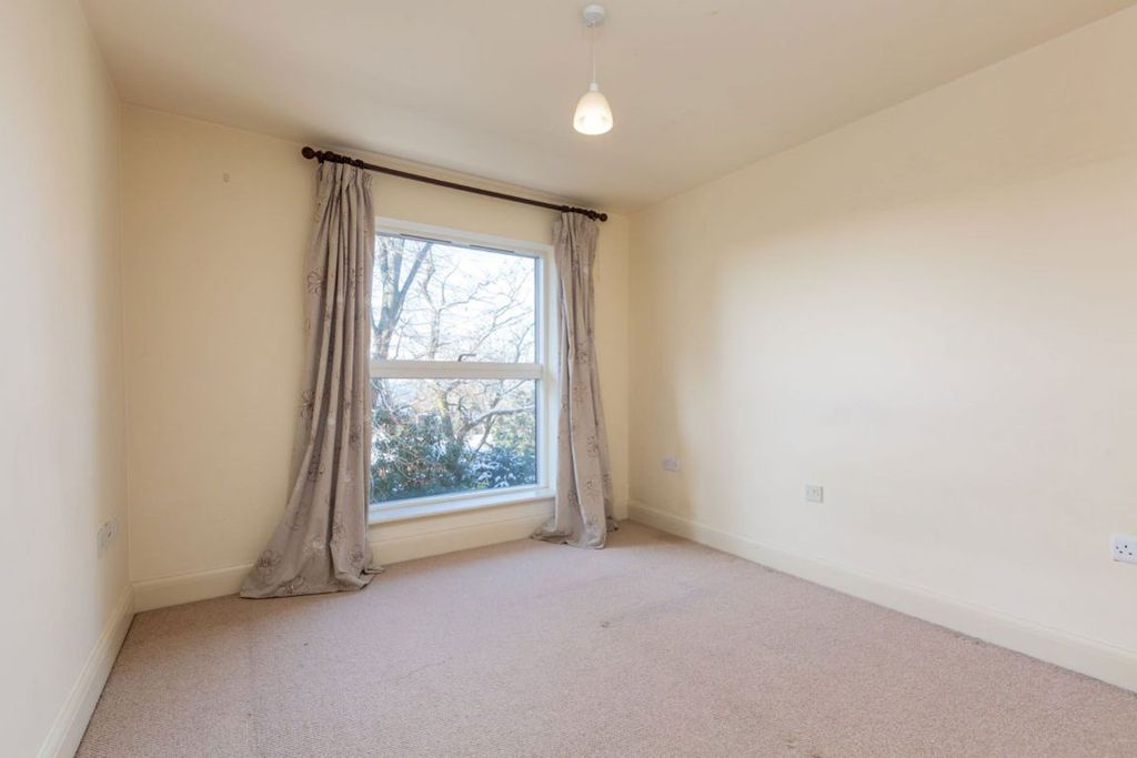 Additional image 10 of 3 bed flat to rentKincraig Drive, Sevenoaks TN13