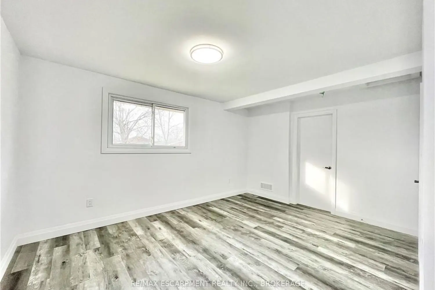 Additional image 6 of 76 Marc Boulevard