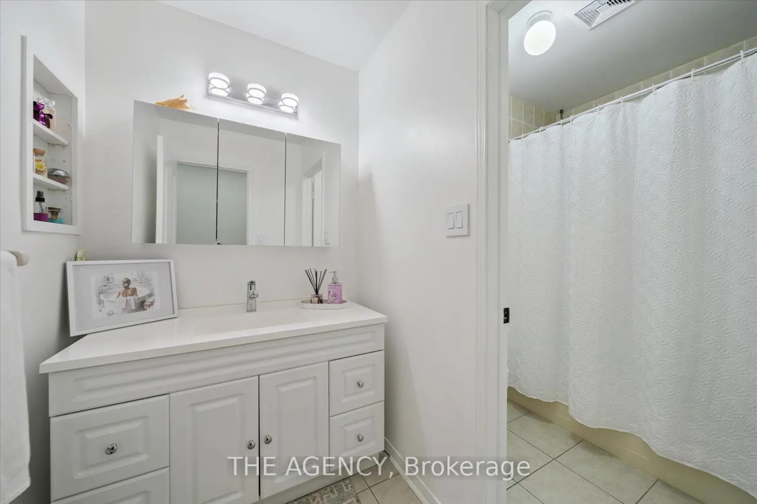 Additional image 12 of 908 Oaktree Crescent