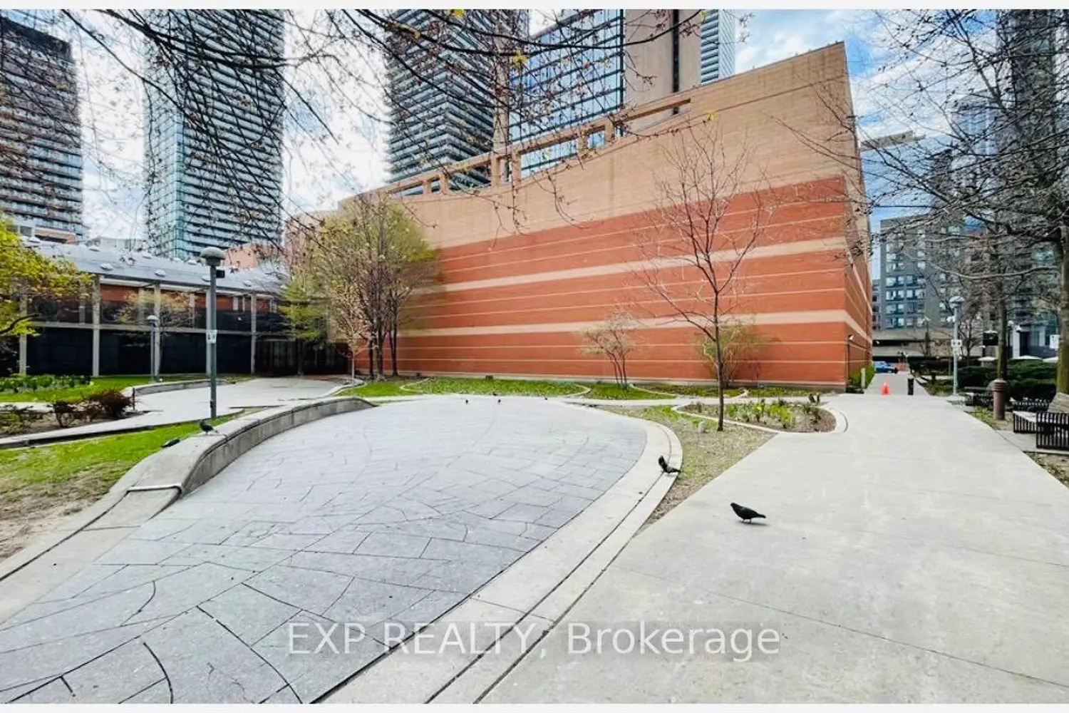 Additional image 19 of 889 Bay Street 607