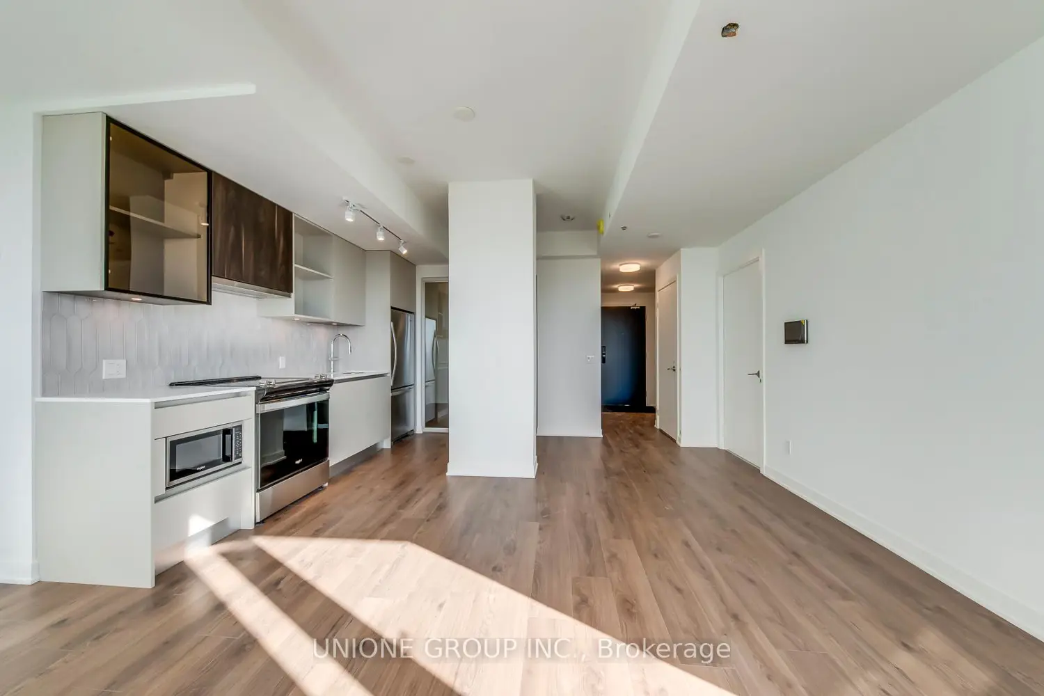 Additional image 9 of 405 Dundas Street 407
