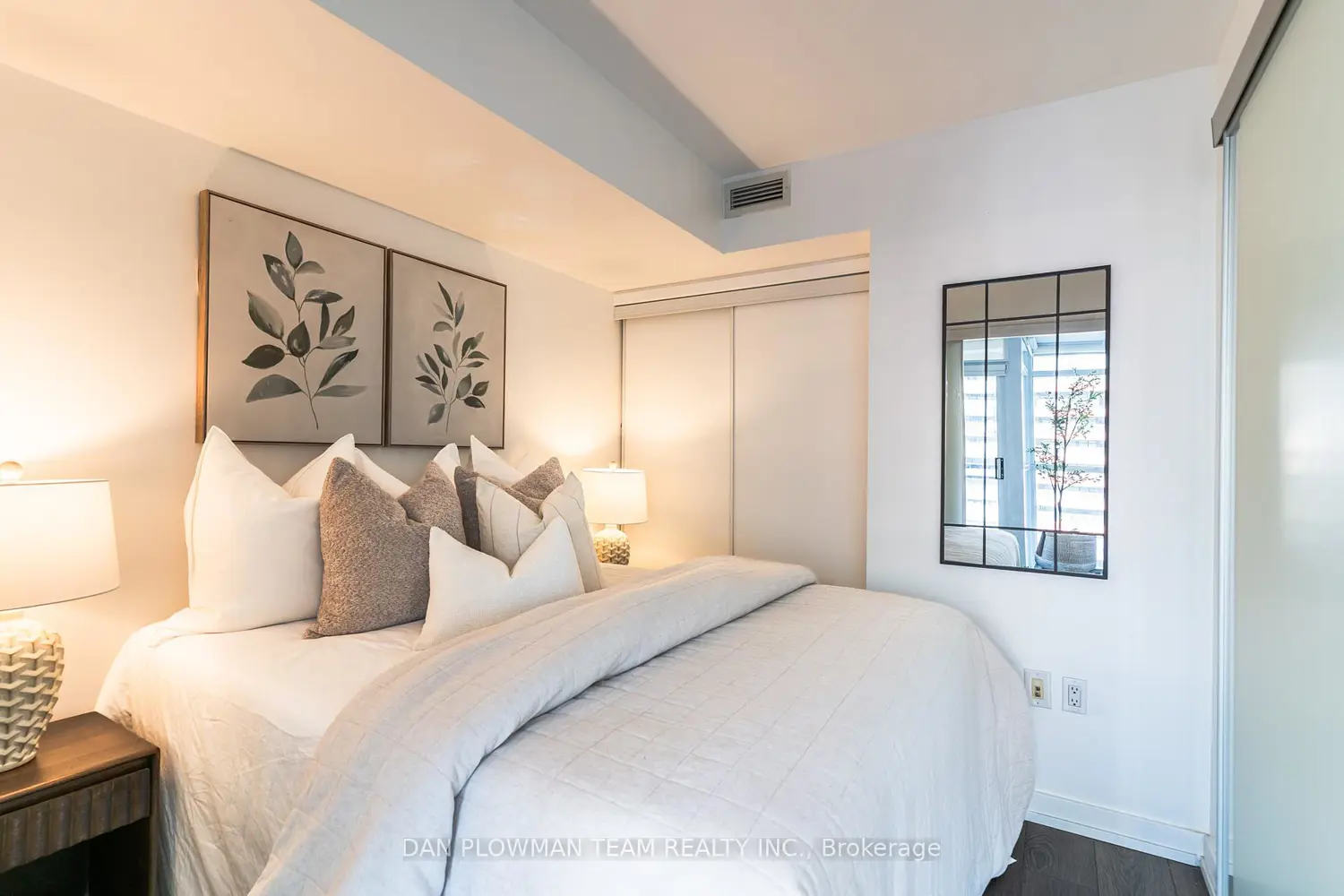 Additional image 10 of 8 Telegram Mews 1006