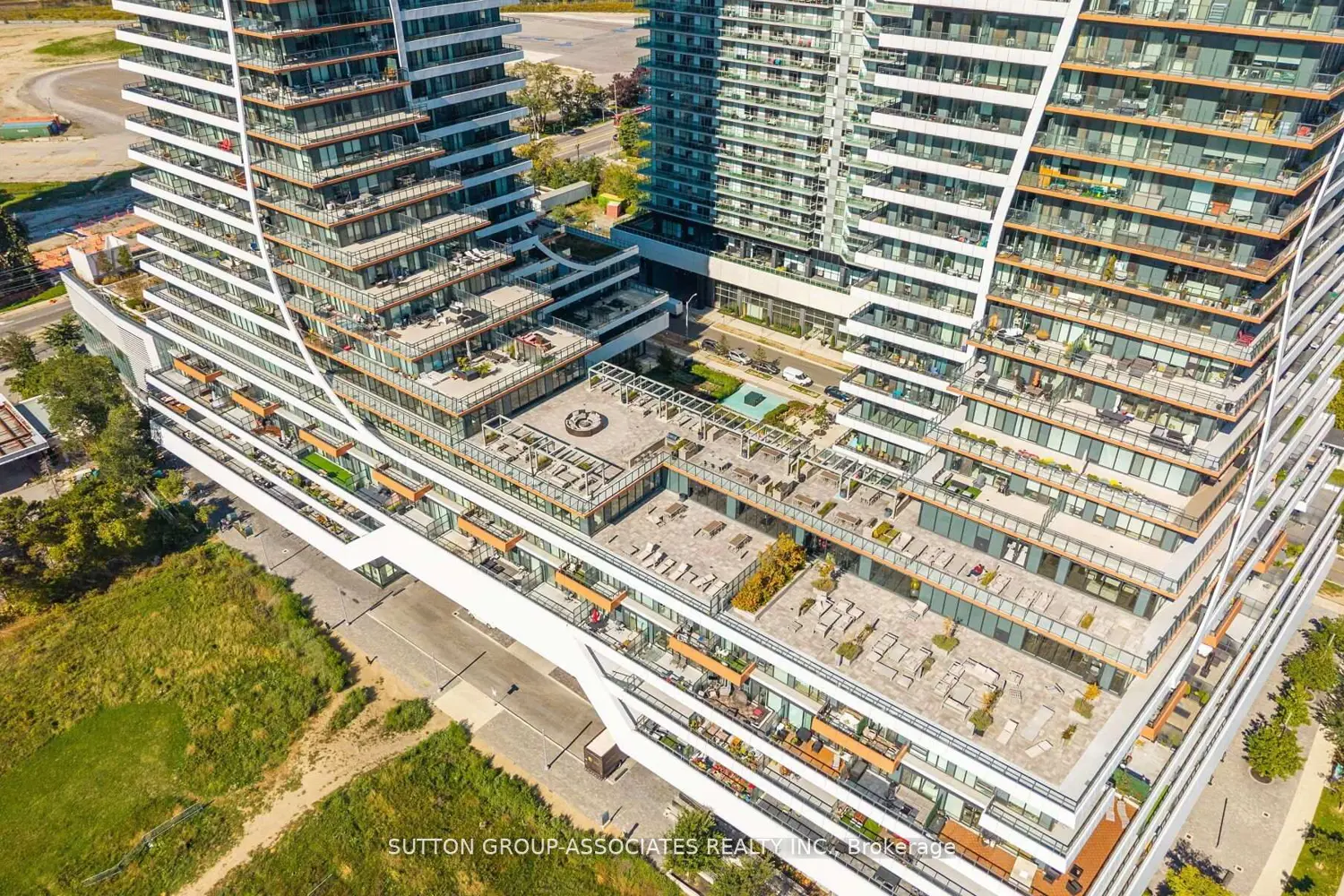 Additional image 15 of 20 Shore Breeze Drive 703