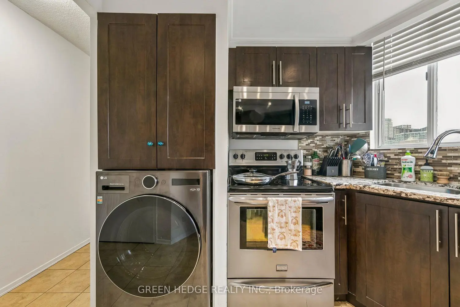 Additional image 10 of 3700 Kaneff Crescent 2102