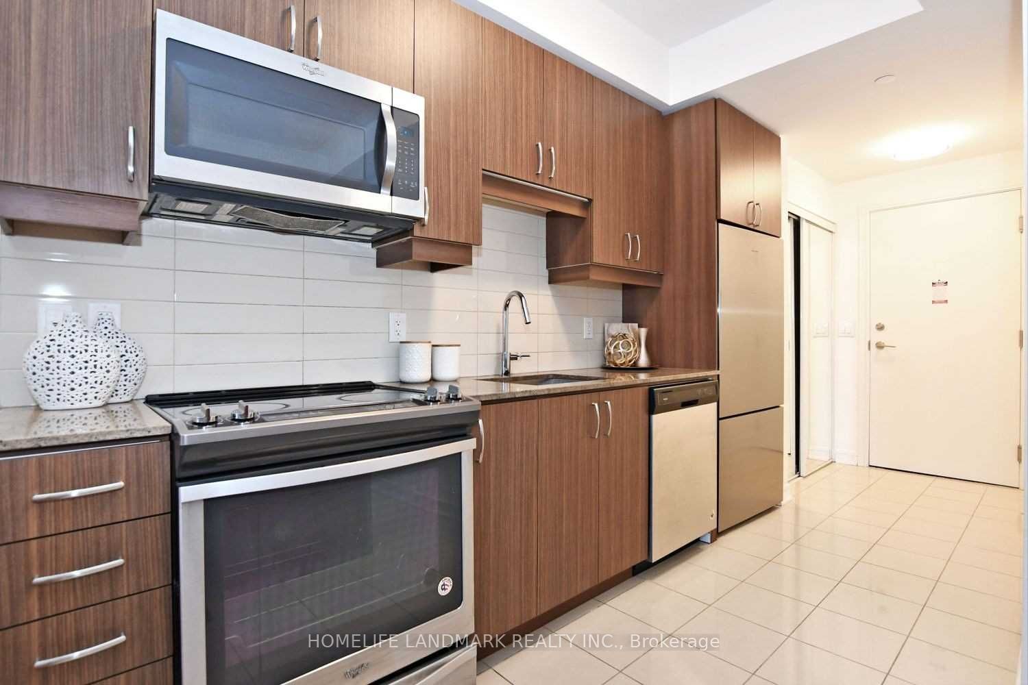 Nw-201-9201 Yonge Street, Richmond Hill, ON, L4C 6Z2