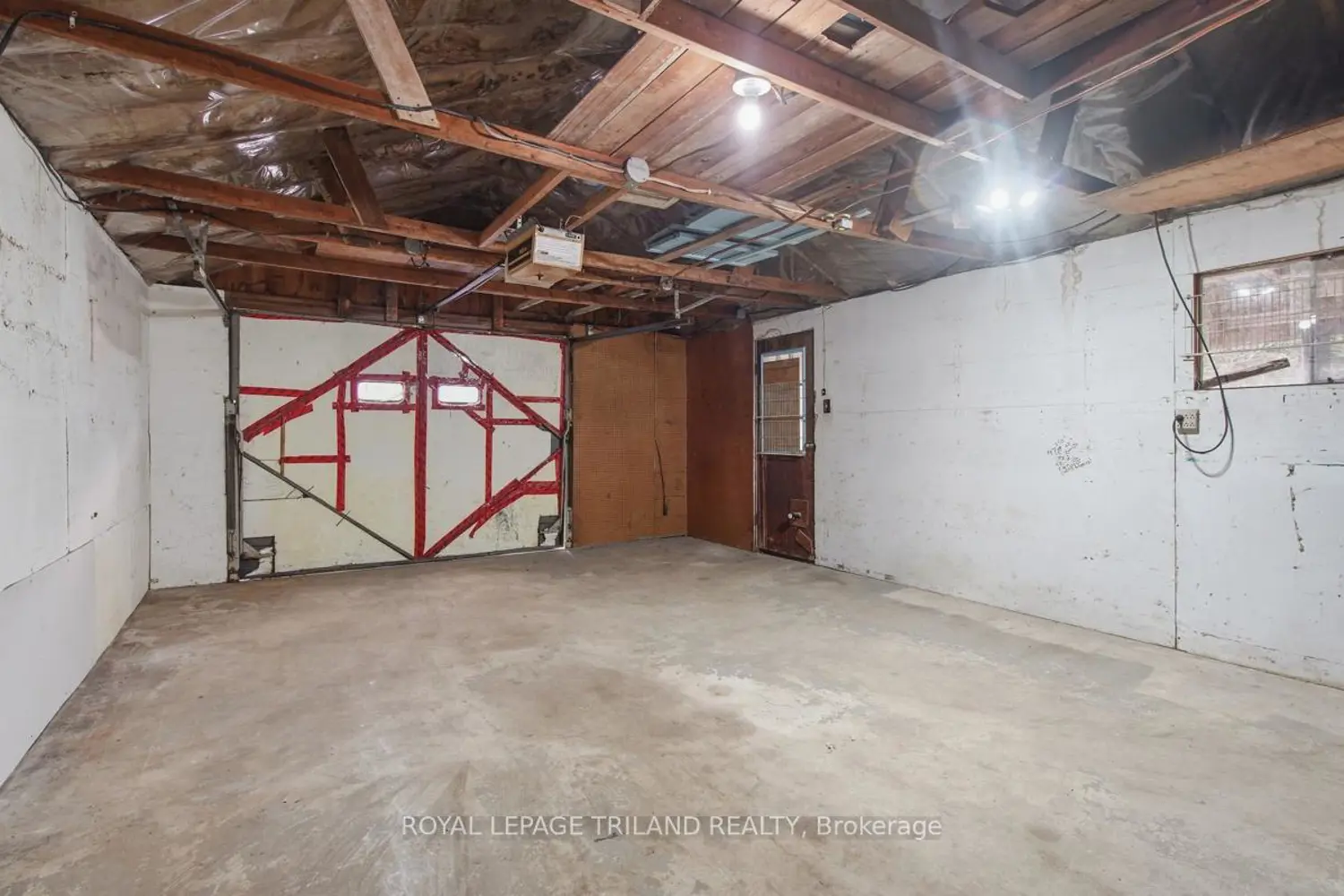Additional image 17 of 1281 Victoria Drive