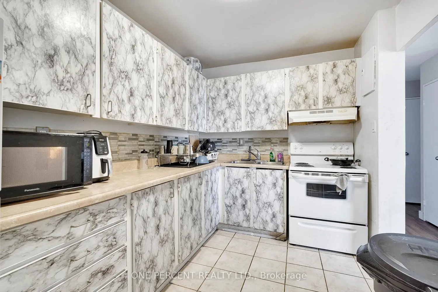 Additional image 8 of 563 Mornington Avenue 1002