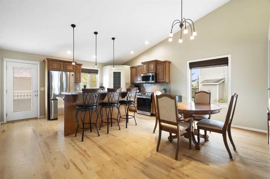 Additional image 3 of 57 Thornfield Close SE, Airdrie, AB, T4A 2K7