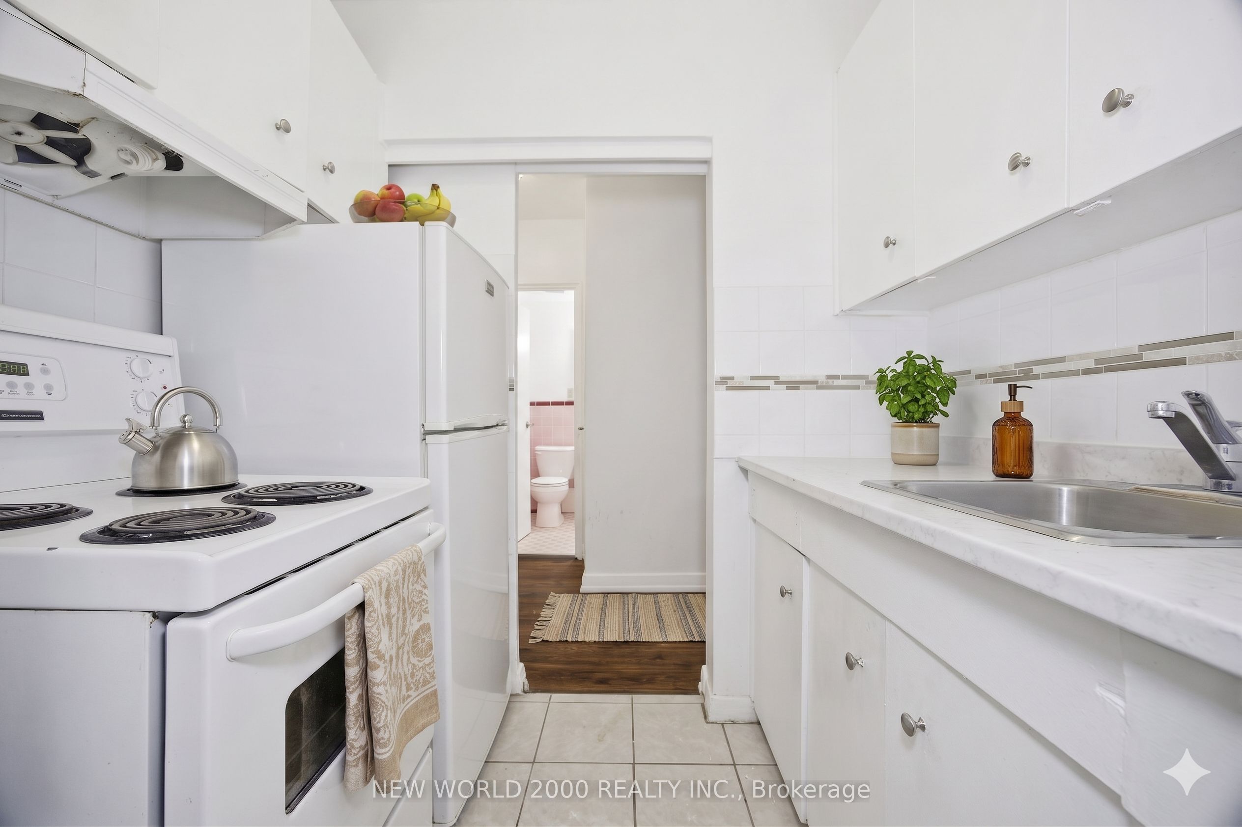 Additional image 3 of 206-88 Bernard Avenue, Toronto, ON, M5R 1R7
