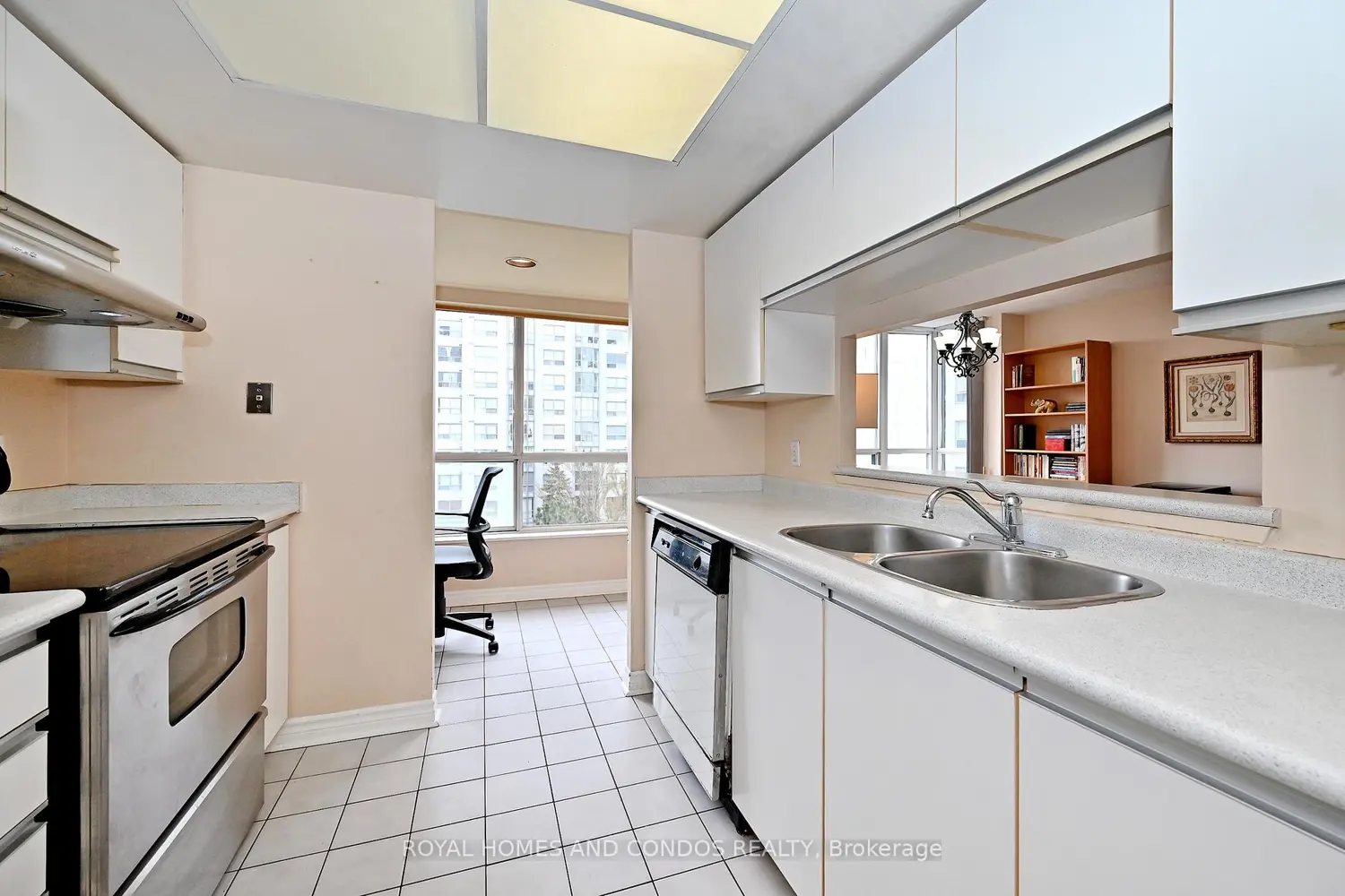 Additional image 7 of 2550 Lawrence Avenue 618