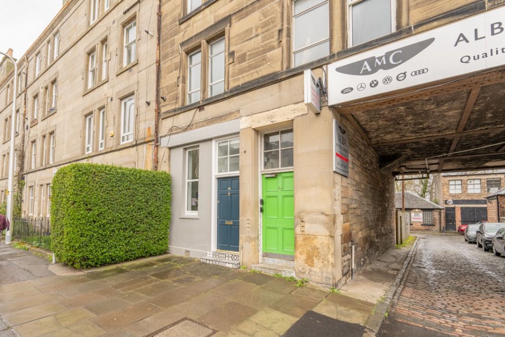 2 bed flat to rentBalcarres Street, Morningside, Edinburgh EH10