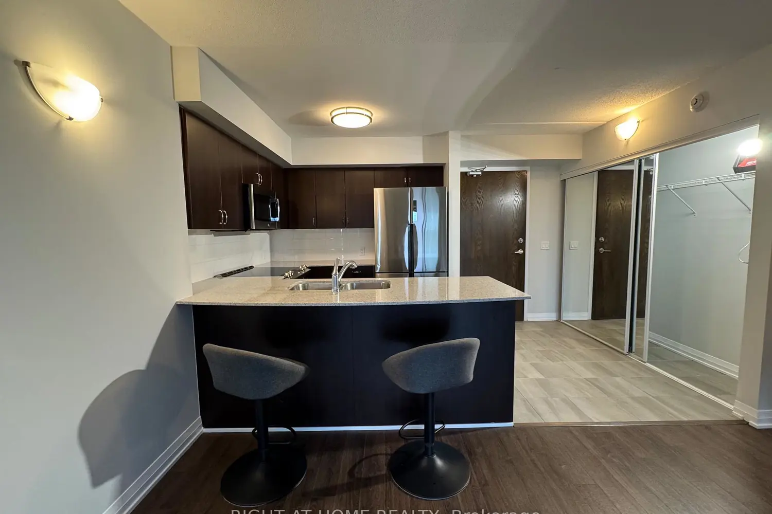 Additional image 6 of 40 Via Rosedale Way 307