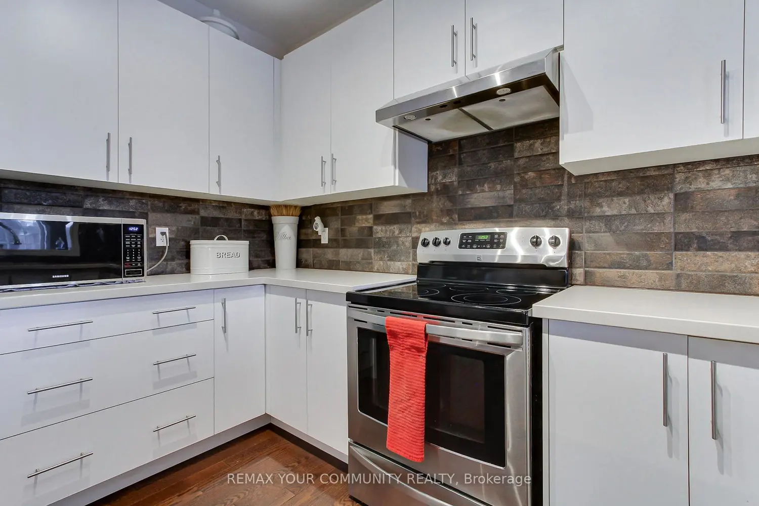 Additional image 5 of 506 Foxcroft Boulevard