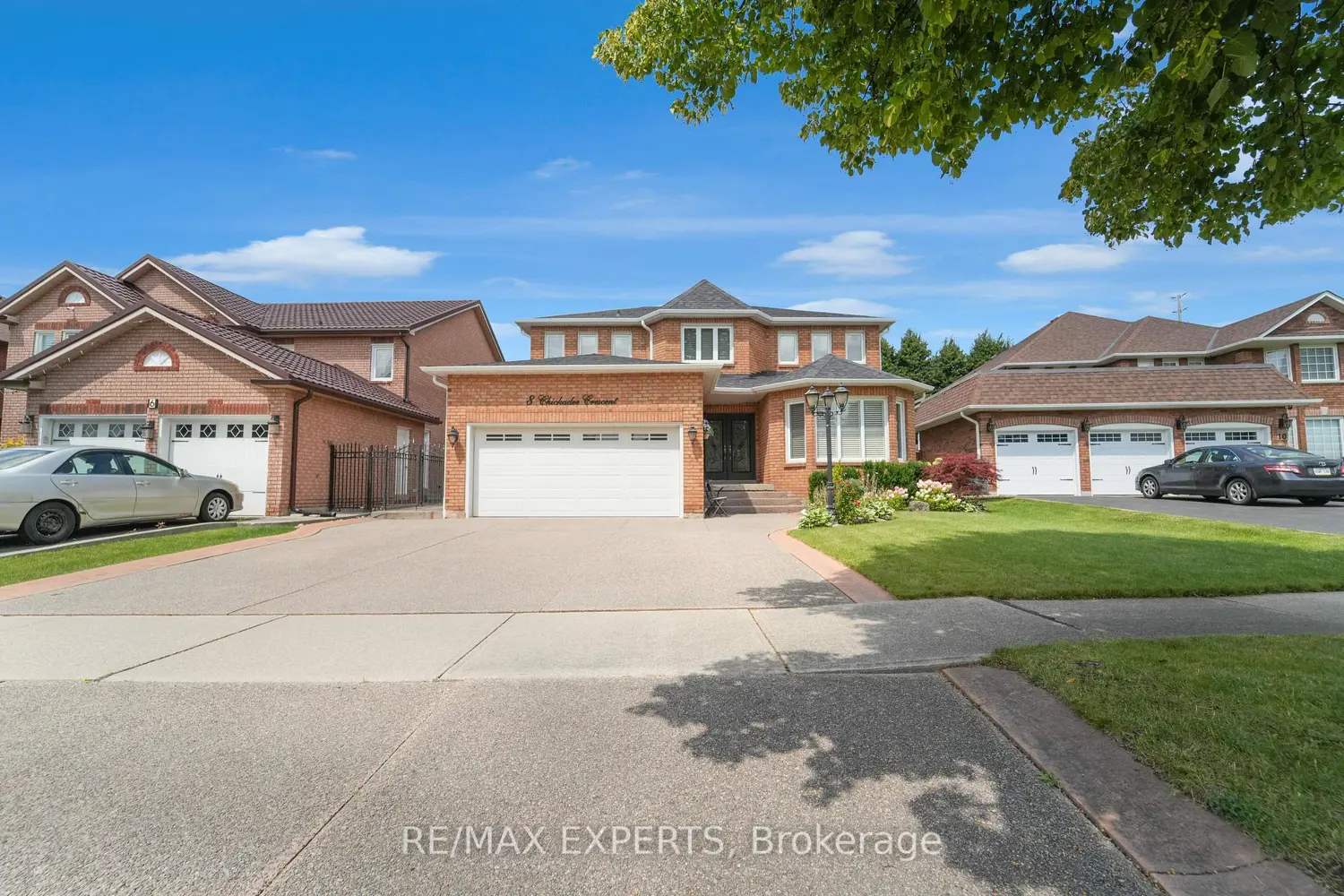 8 Chickadee Crescent