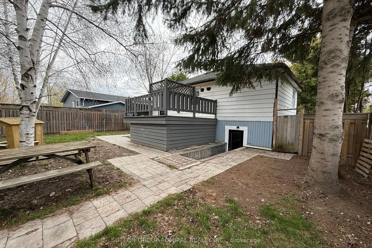 386 Irene Drive photo 5