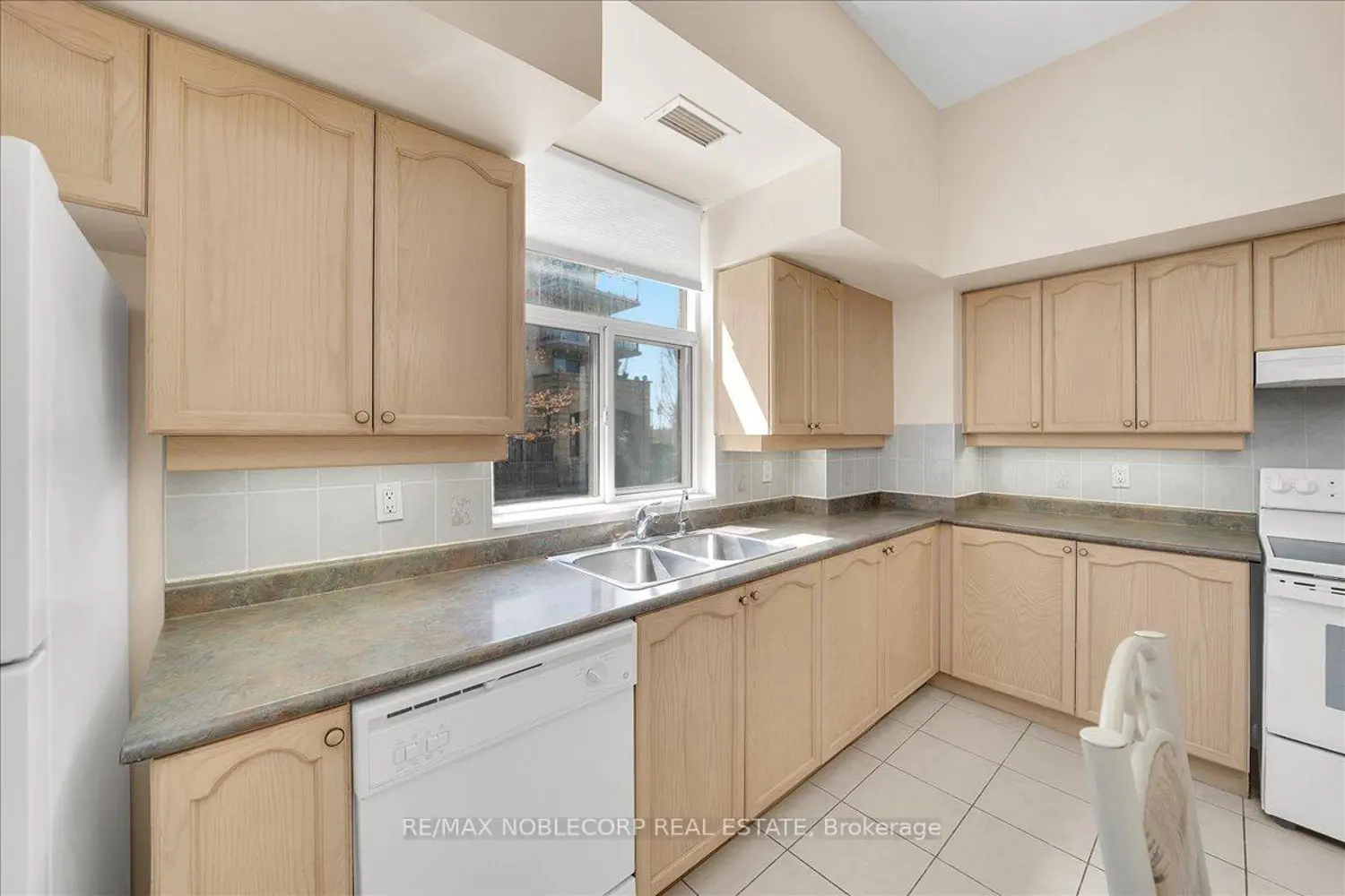 Additional image 8 of 2502 Rutherford Road 111