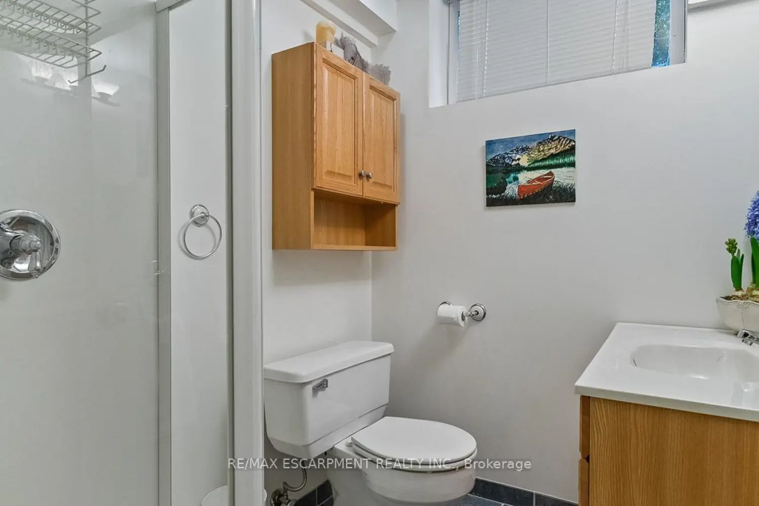 Additional image 11 of 1373 Queen Victoria Avenue