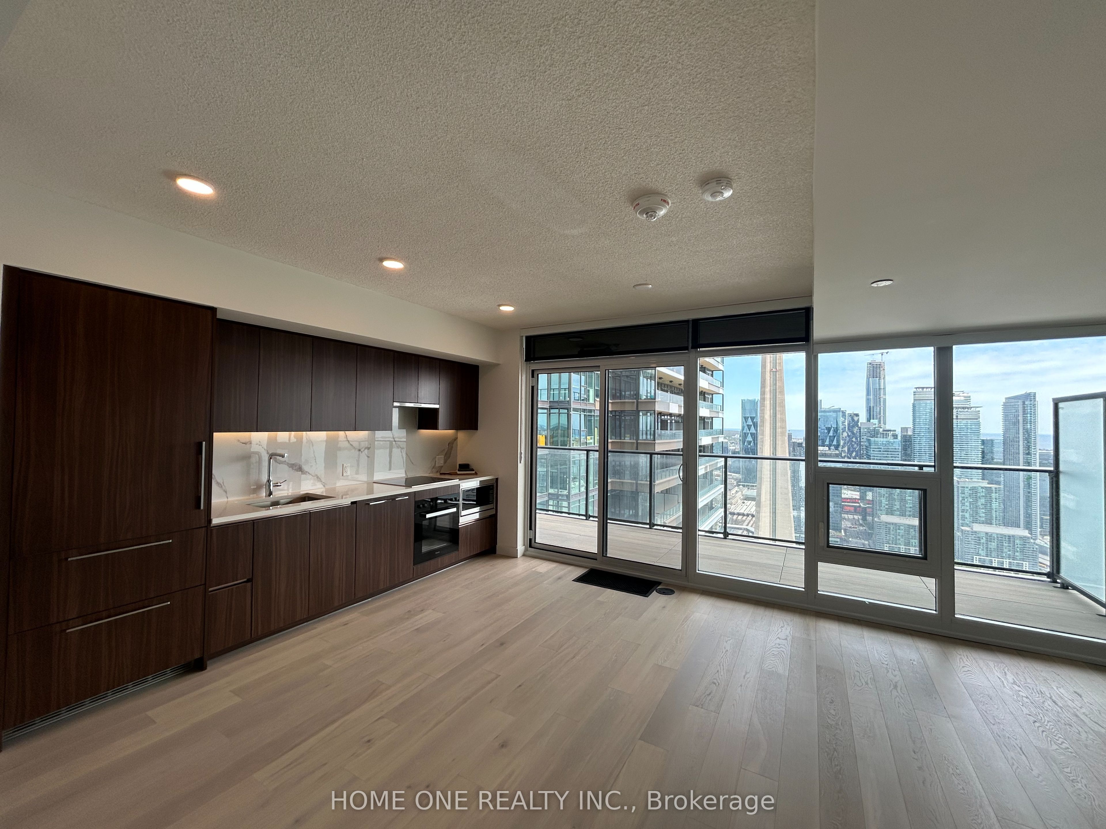 6207-3 Concord Cityplace Way, Toronto, ON, M5V 0X4