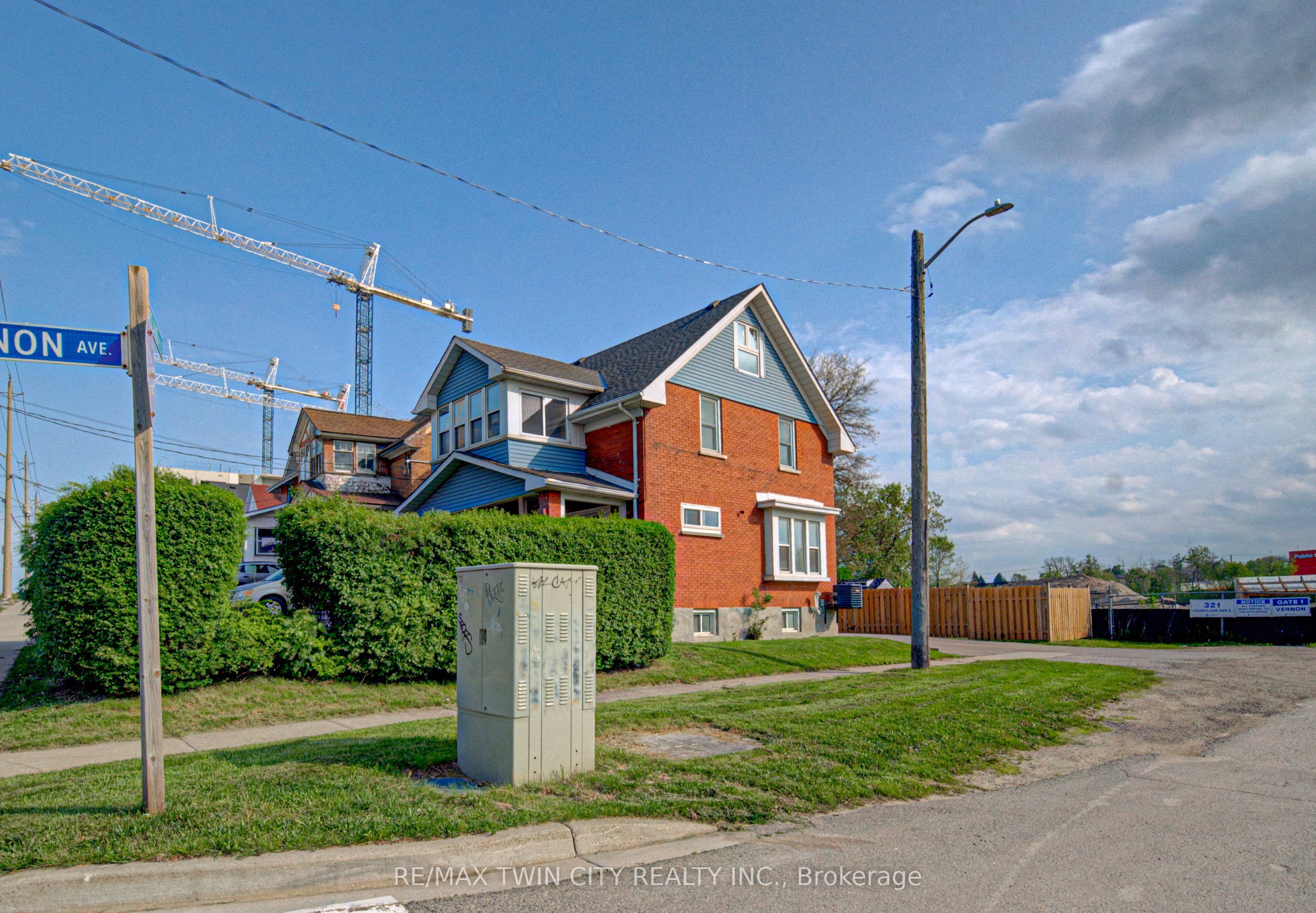 Additional image 2 of 281 Courtland Avenue N, Kitchener, ON, N2G 2V8
