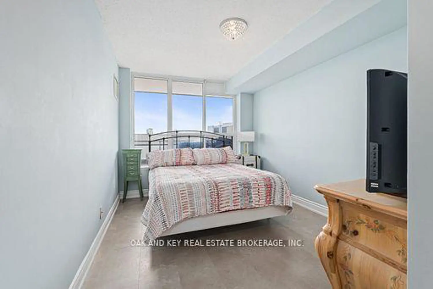 Additional image 4 of 245 Davisville Avenue 613