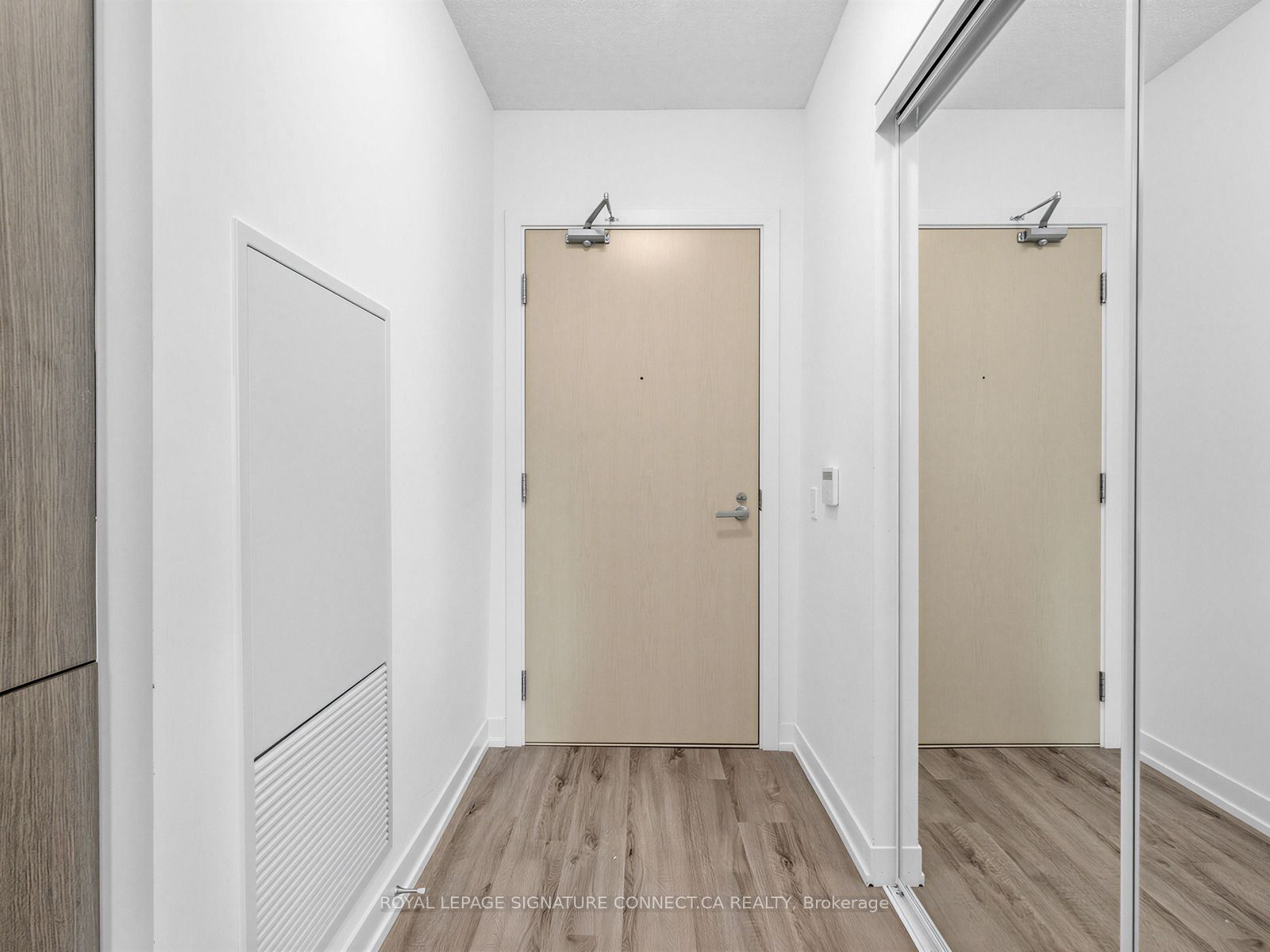 Additional image 3 of 805-138 Downes Street, Toronto, ON, M5E 0E4