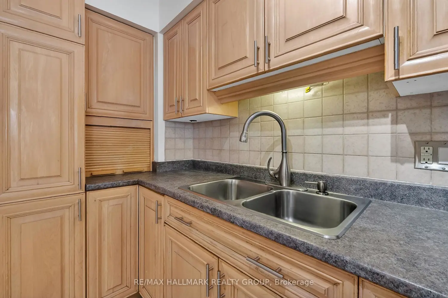 Additional image 7 of 158C Mcarthur Avenue 1408