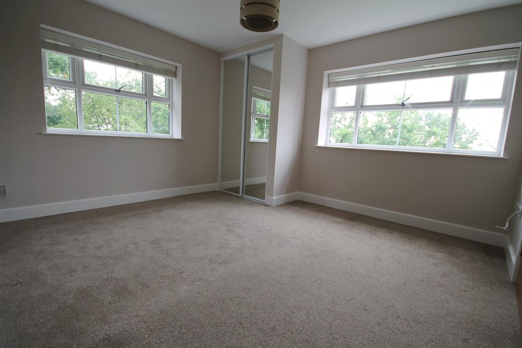 Additional image 14 of 3 bed flat to rentWilliam Court, 109-111 Manor Road, Chigwell, Essex IG7